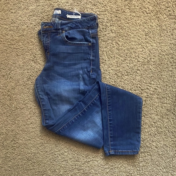 Skinny Jeans - Picture 1 of 4